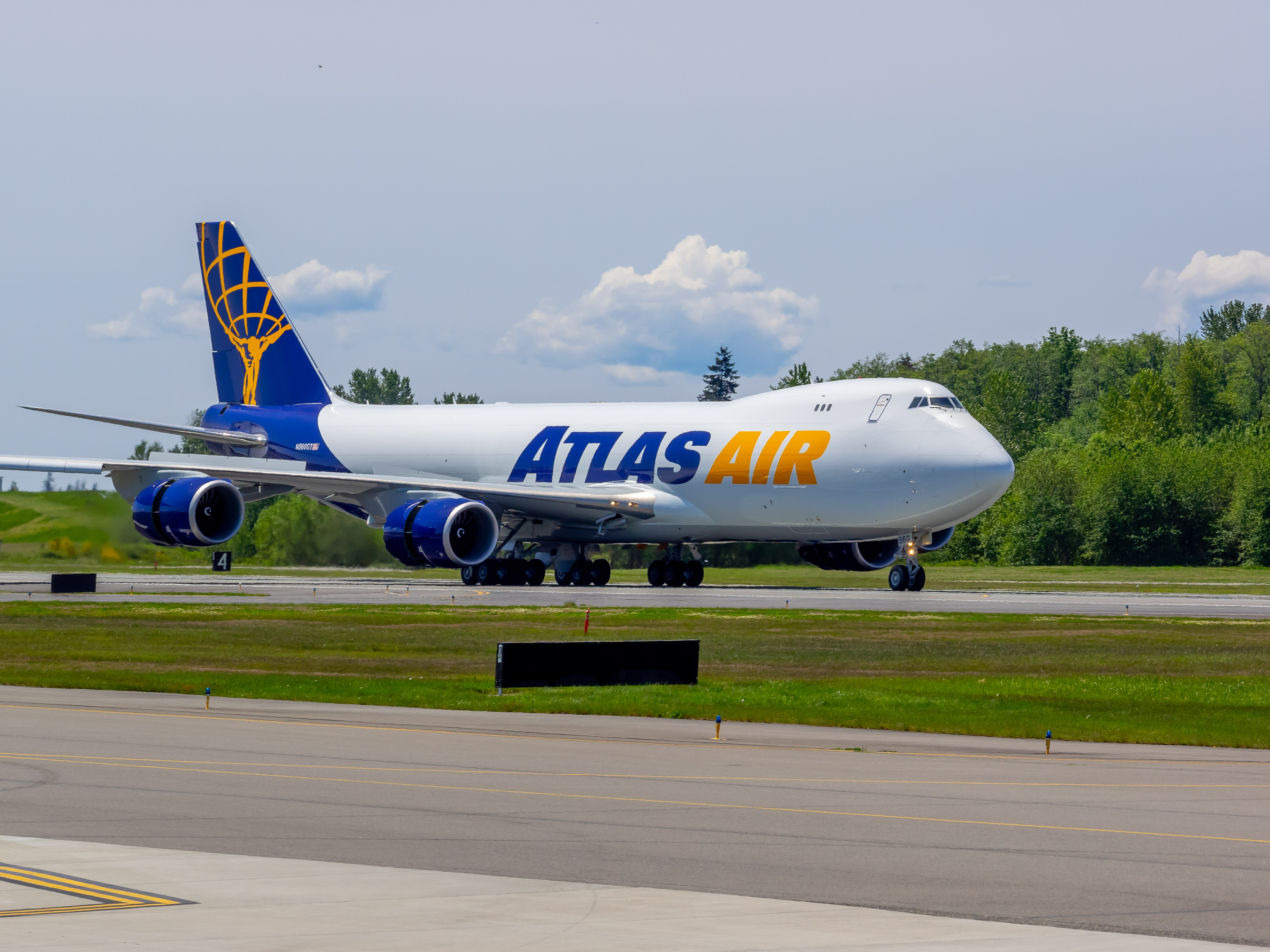 大型宽体机747-8F.jpg